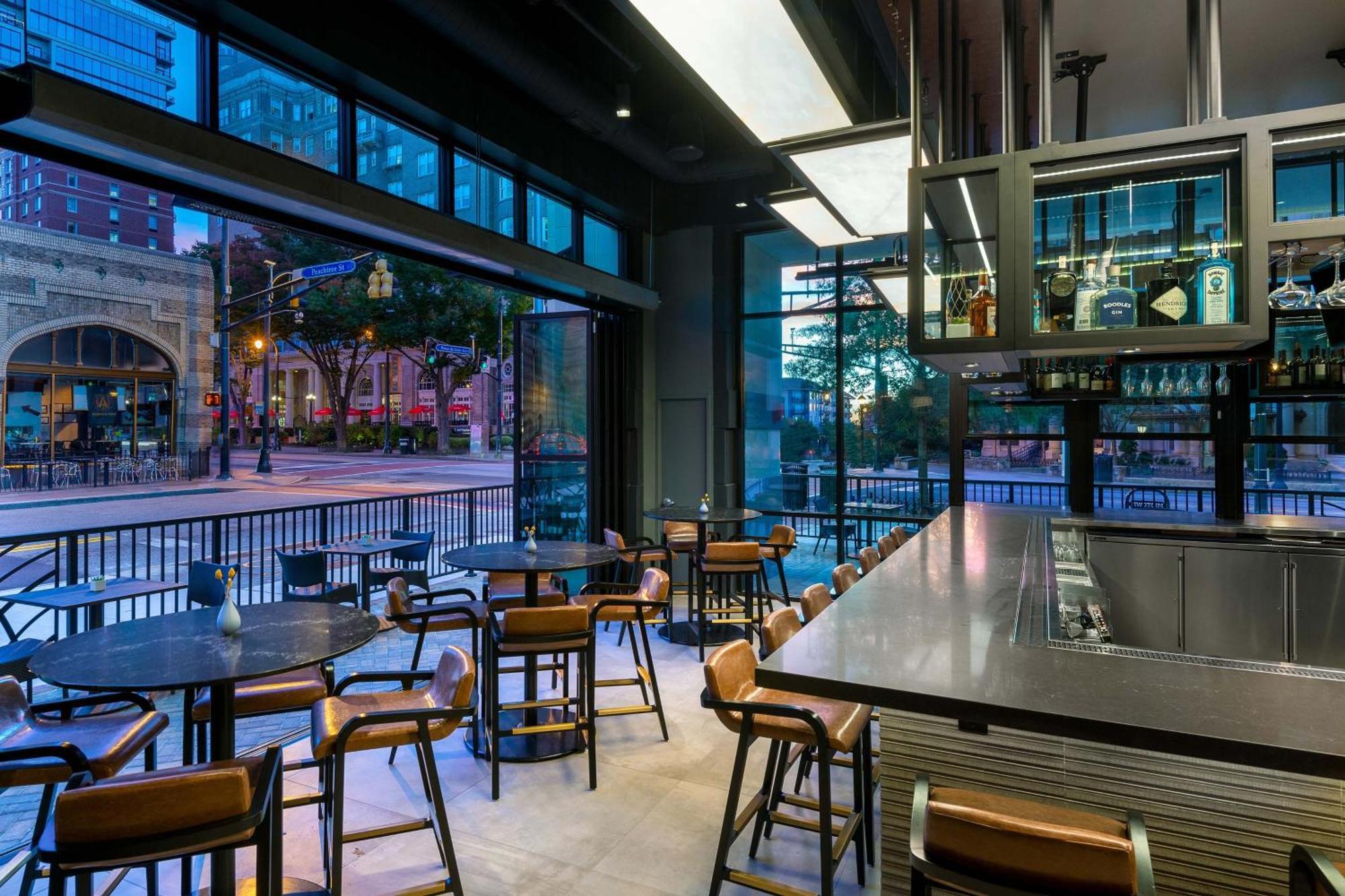 Hotel Courtyard By Marriott Midtown 3*