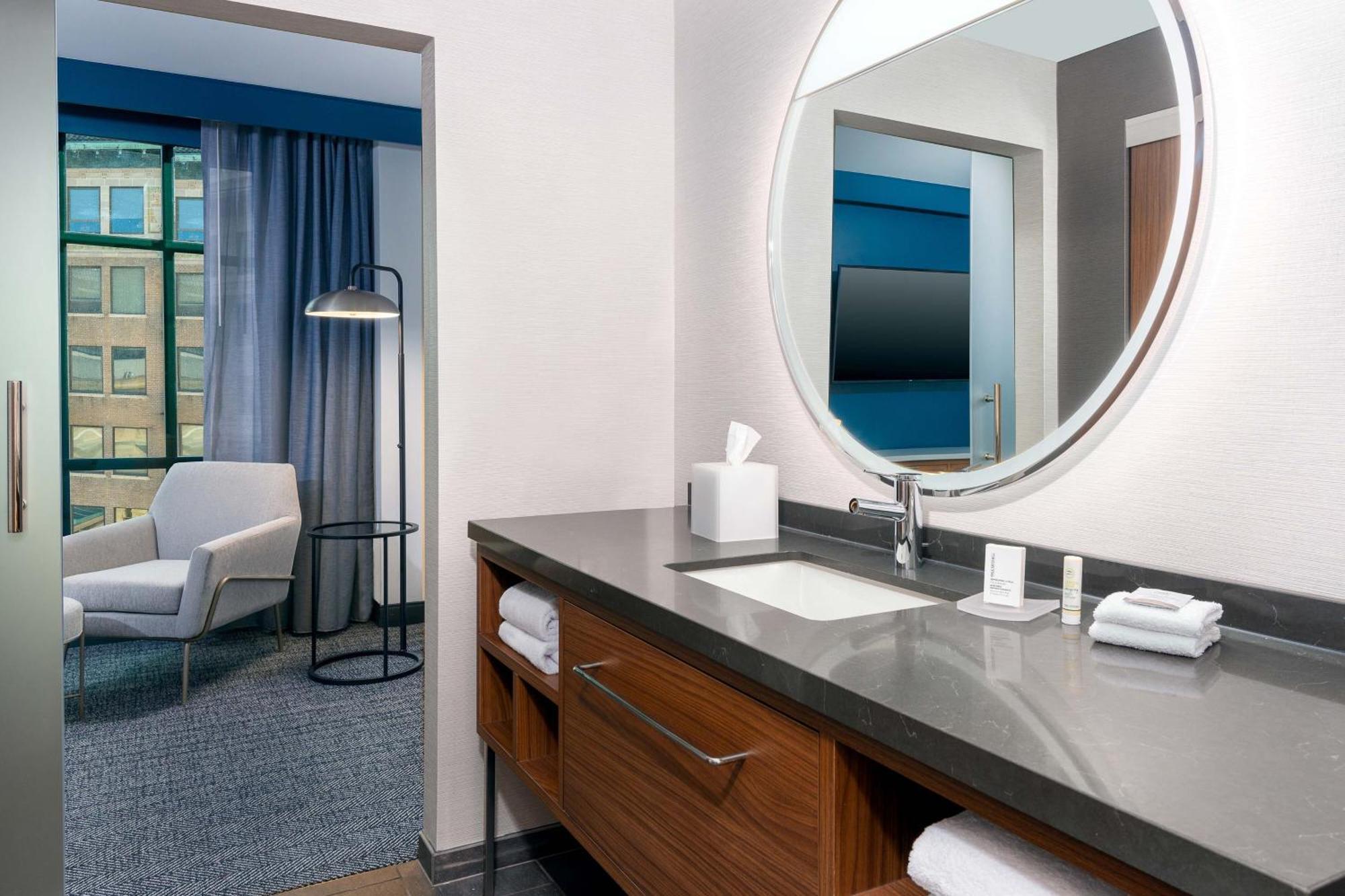 Courtyard By Marriott Midtown Atlanta