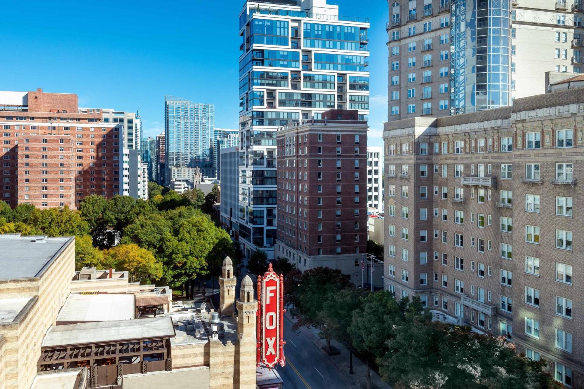 Hotel Courtyard By Marriott Midtown